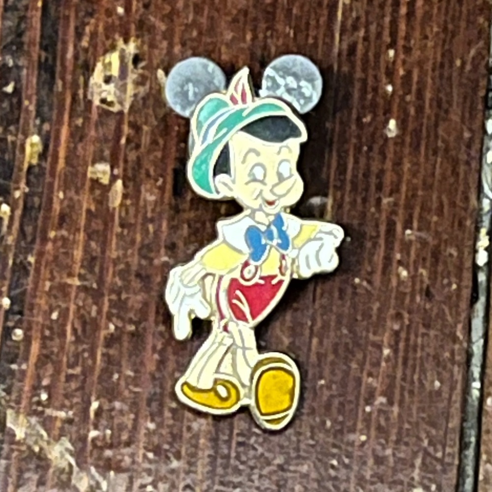 Disney Parks Pinocchio Collectors Enamel Pin